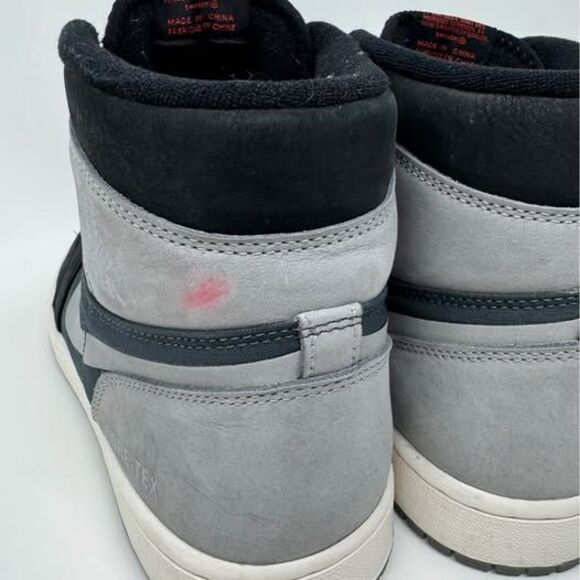 Athletic_Shoes